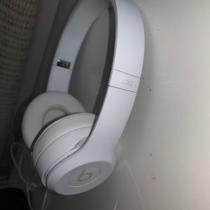 Beats Solo 2 Wireless Headphones